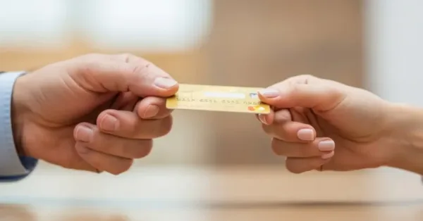 Vale a pena fazer portabilidade de crédito? Entenda quando realmente compensa trocar de banco